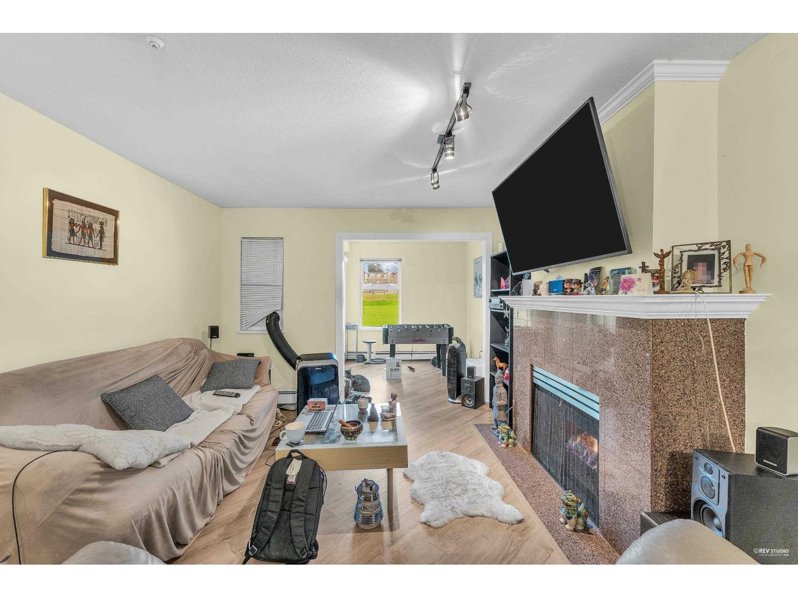 204 15233 PACIFIC AVENUE, White Rock