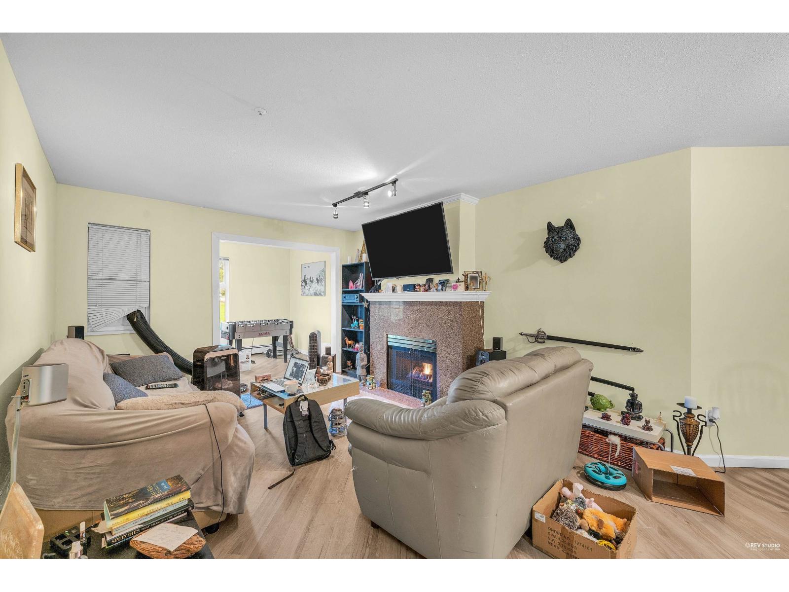 204 15233 PACIFIC AVENUE, White Rock