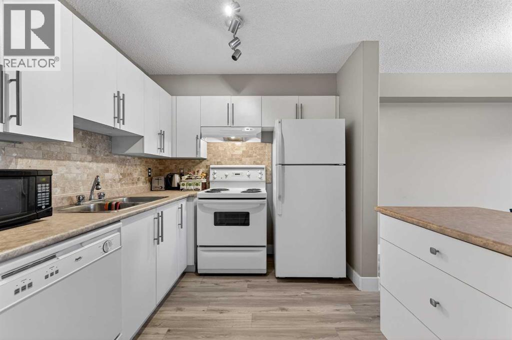 Single Family House for Sale in   Citadel Meadow Point NW Citadel Calgary 