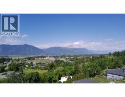 1108 12th Avenue N, Creston, BC V0B1G6 Photo 10