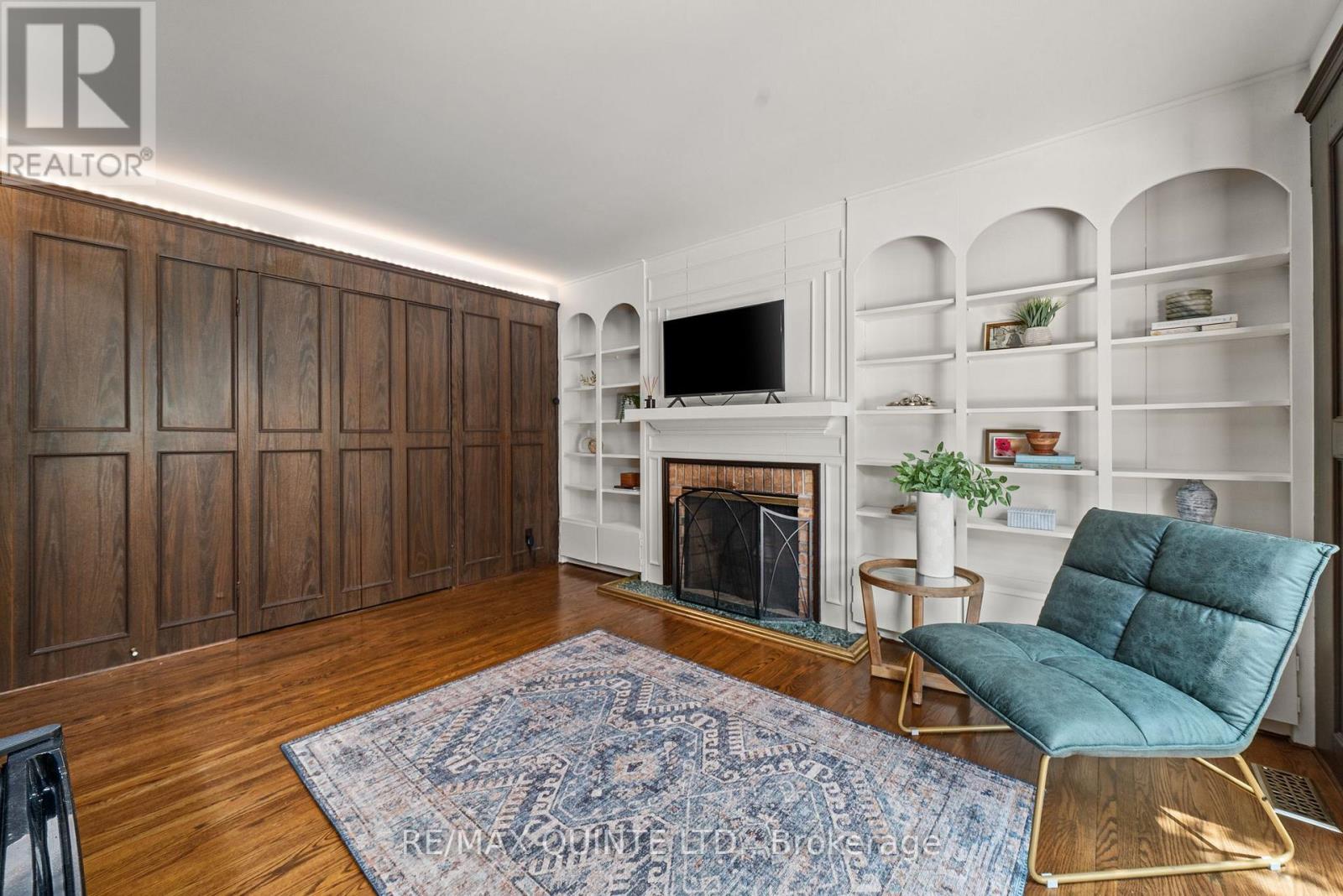22 FOREST HILL CRESCENT - 16