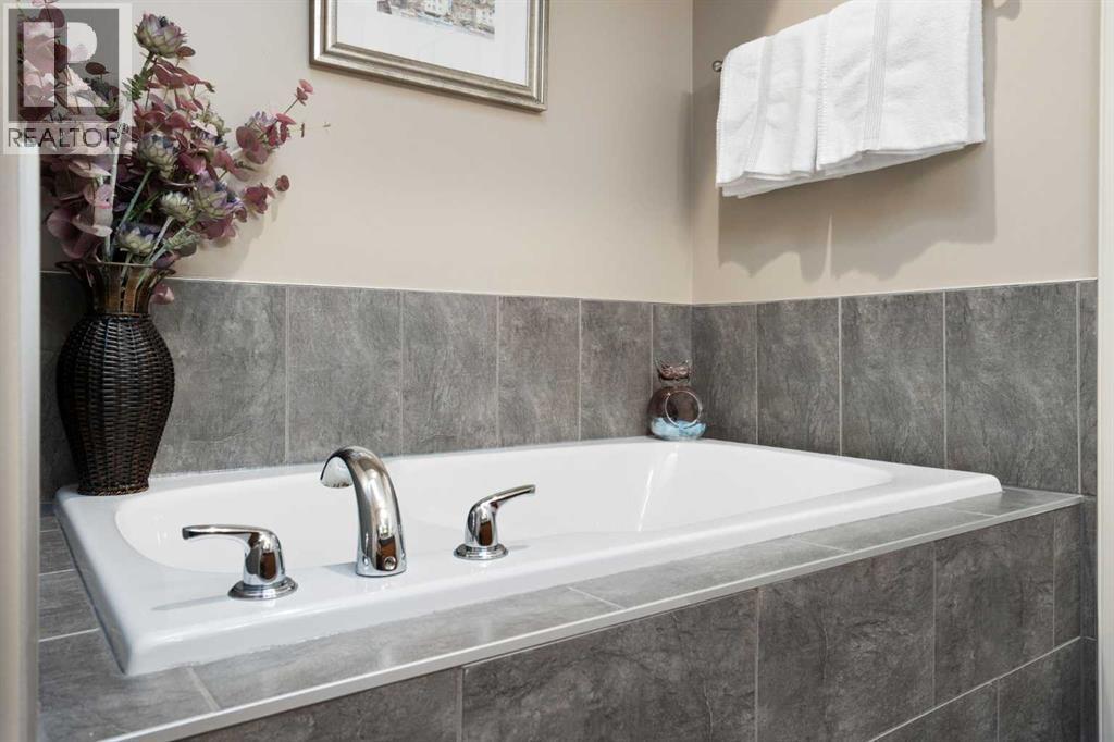 Single Family House for Sale in    Avenue SW Windsor Park Calgary 