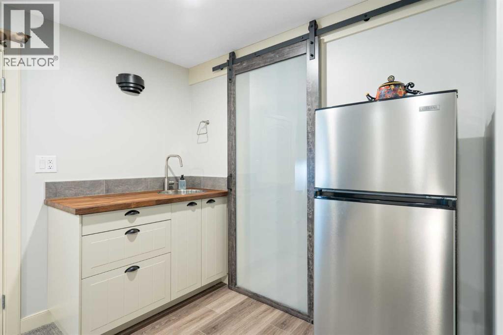 Single Family House for Sale in    Avenue SW Windsor Park Calgary 