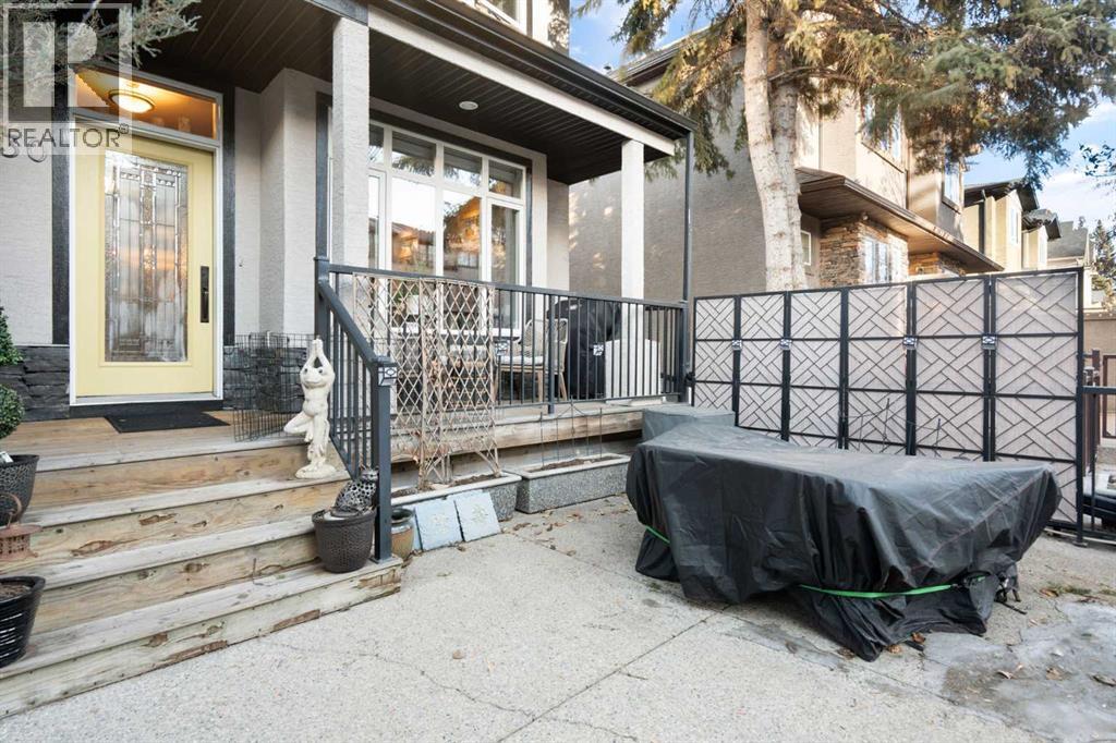 Single Family House for Sale in    Avenue SW Windsor Park Calgary 