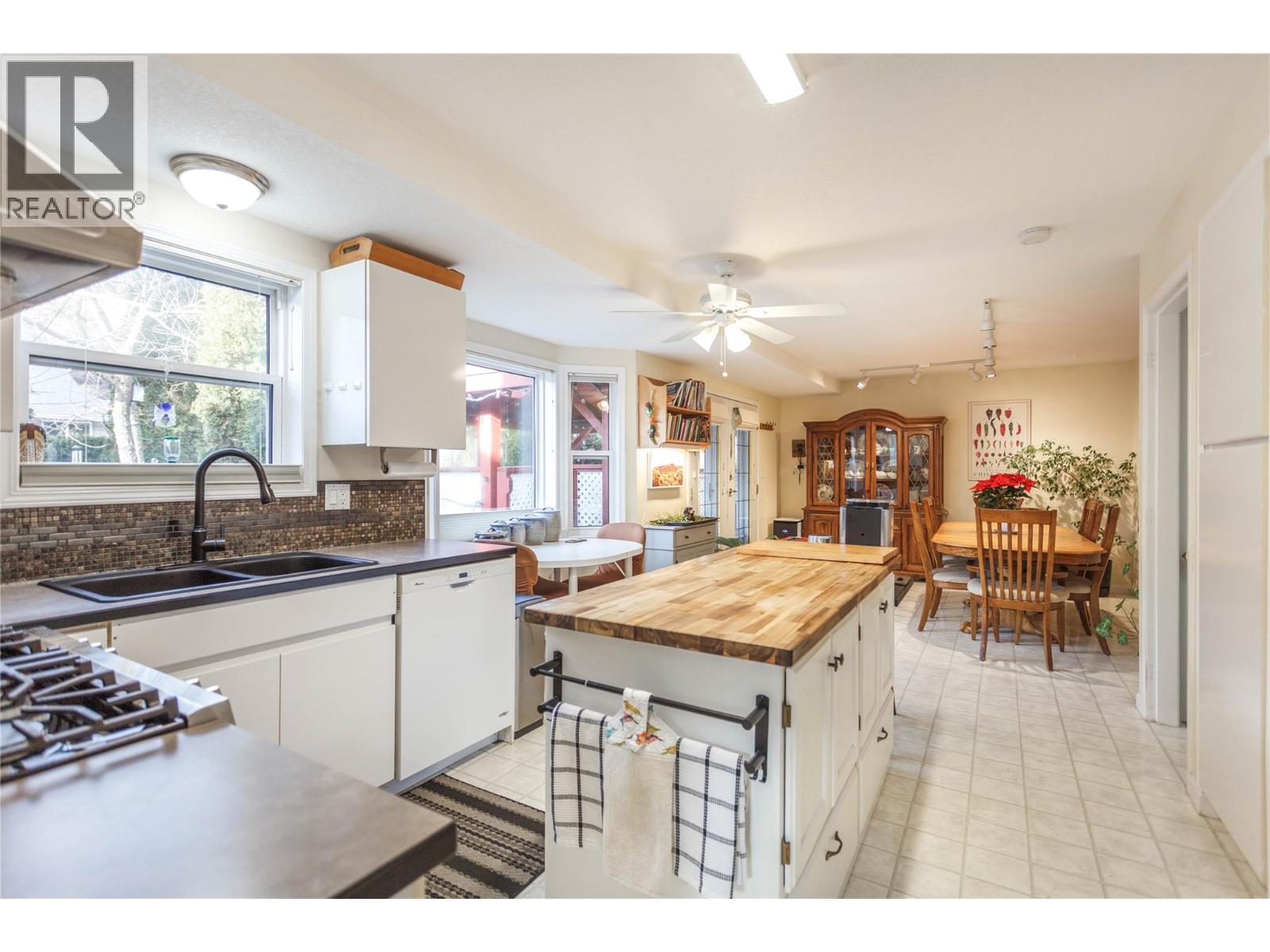 2094 Saddleview Avenue, Lumby