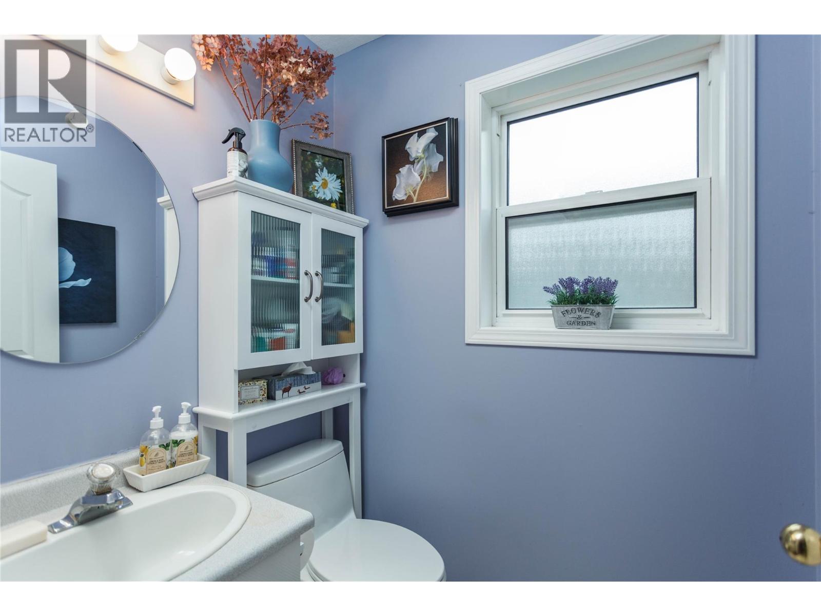 2094 Saddleview Avenue, Lumby