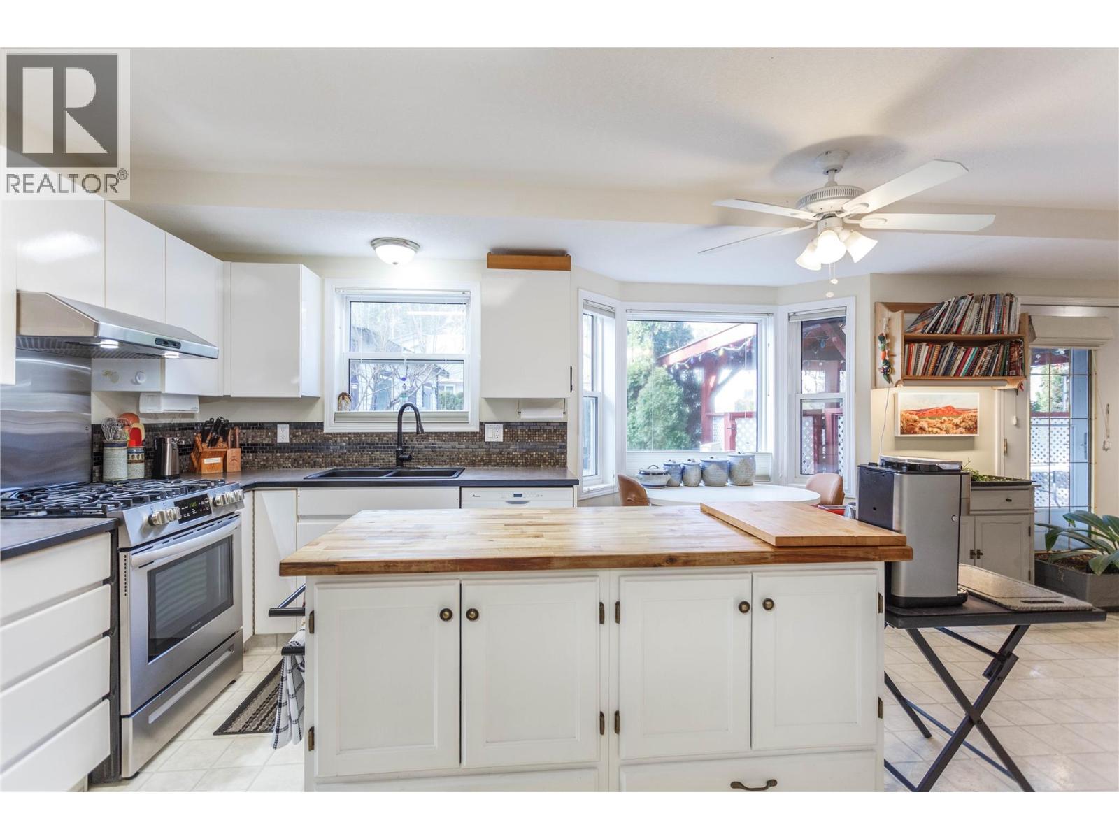 2094 Saddleview Avenue, Lumby