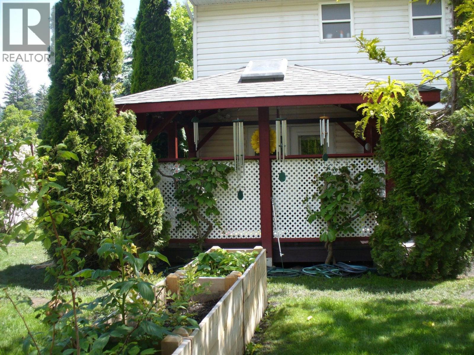 2094 Saddleview Avenue, Lumby