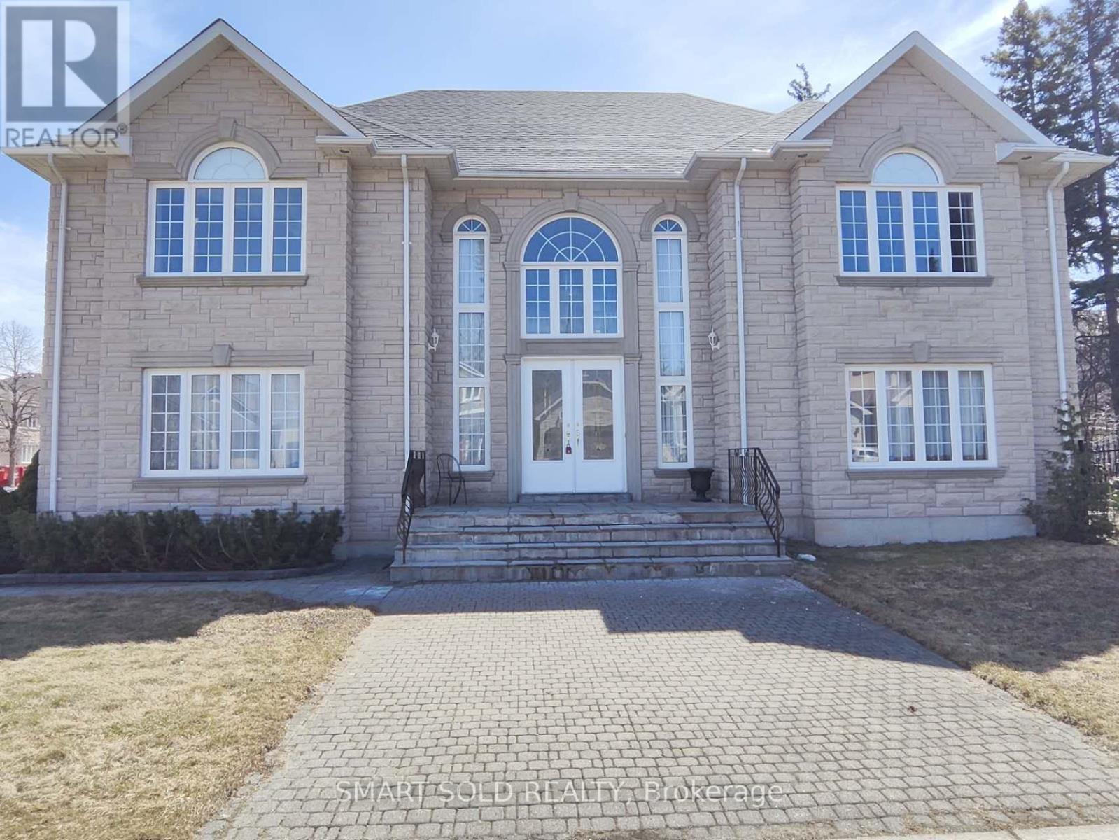 67 CHANTILLY CRESCENT - 2
