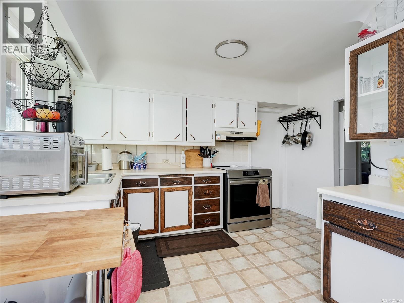 269 Glenairlie Dr, View Royal