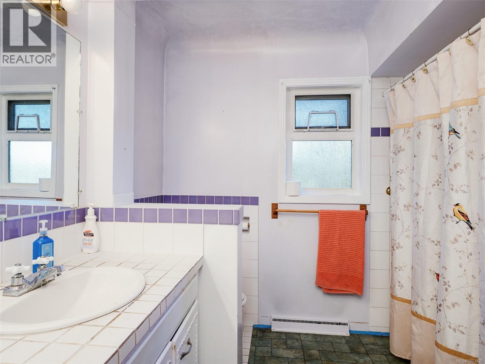 269 Glenairlie Dr, View Royal