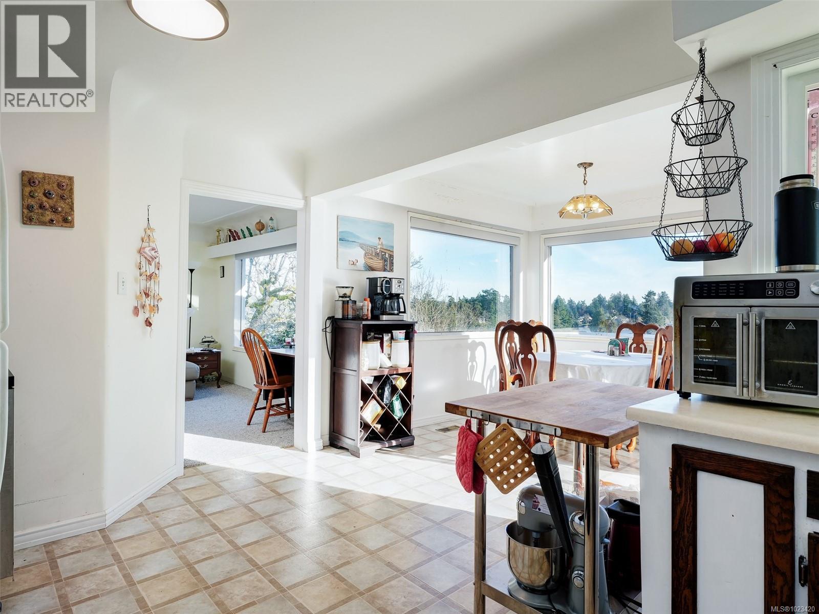 269 Glenairlie Dr, View Royal