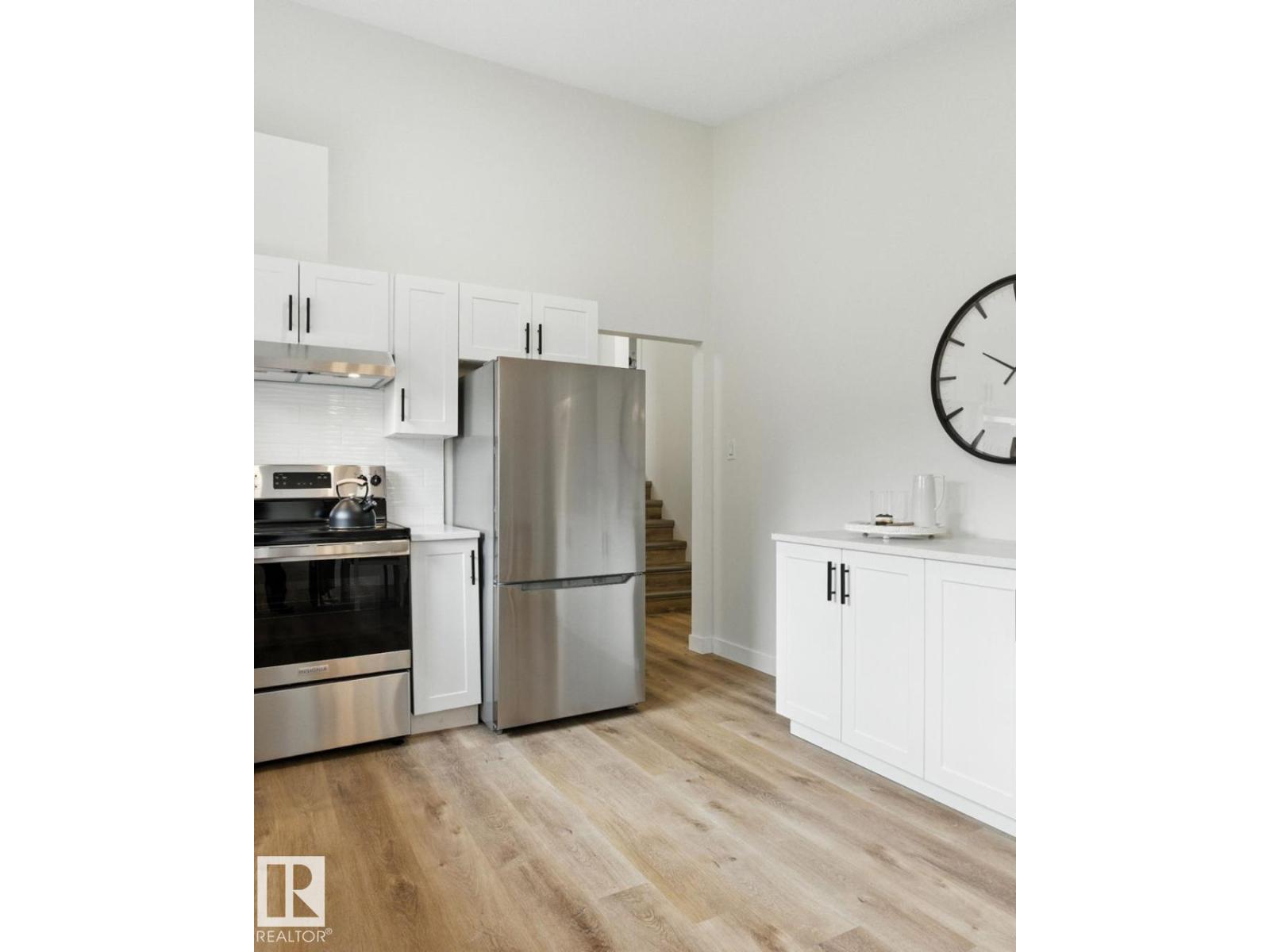 1 SYLVAN DR, St. Albert