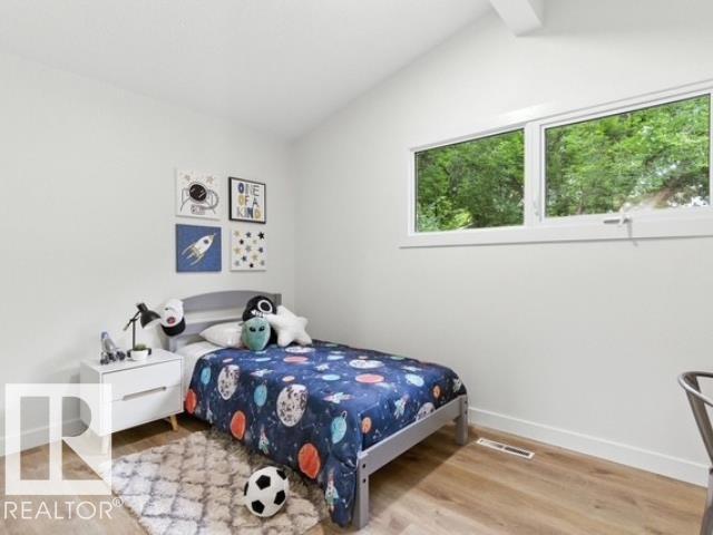 1 SYLVAN DR, St. Albert