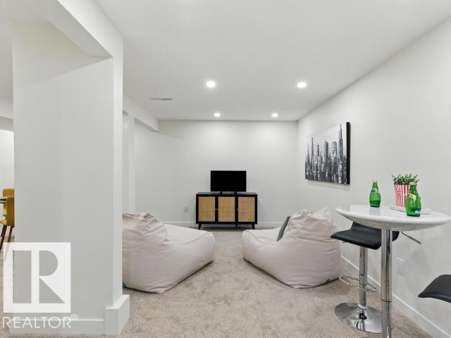 1 SYLVAN DR, St. Albert