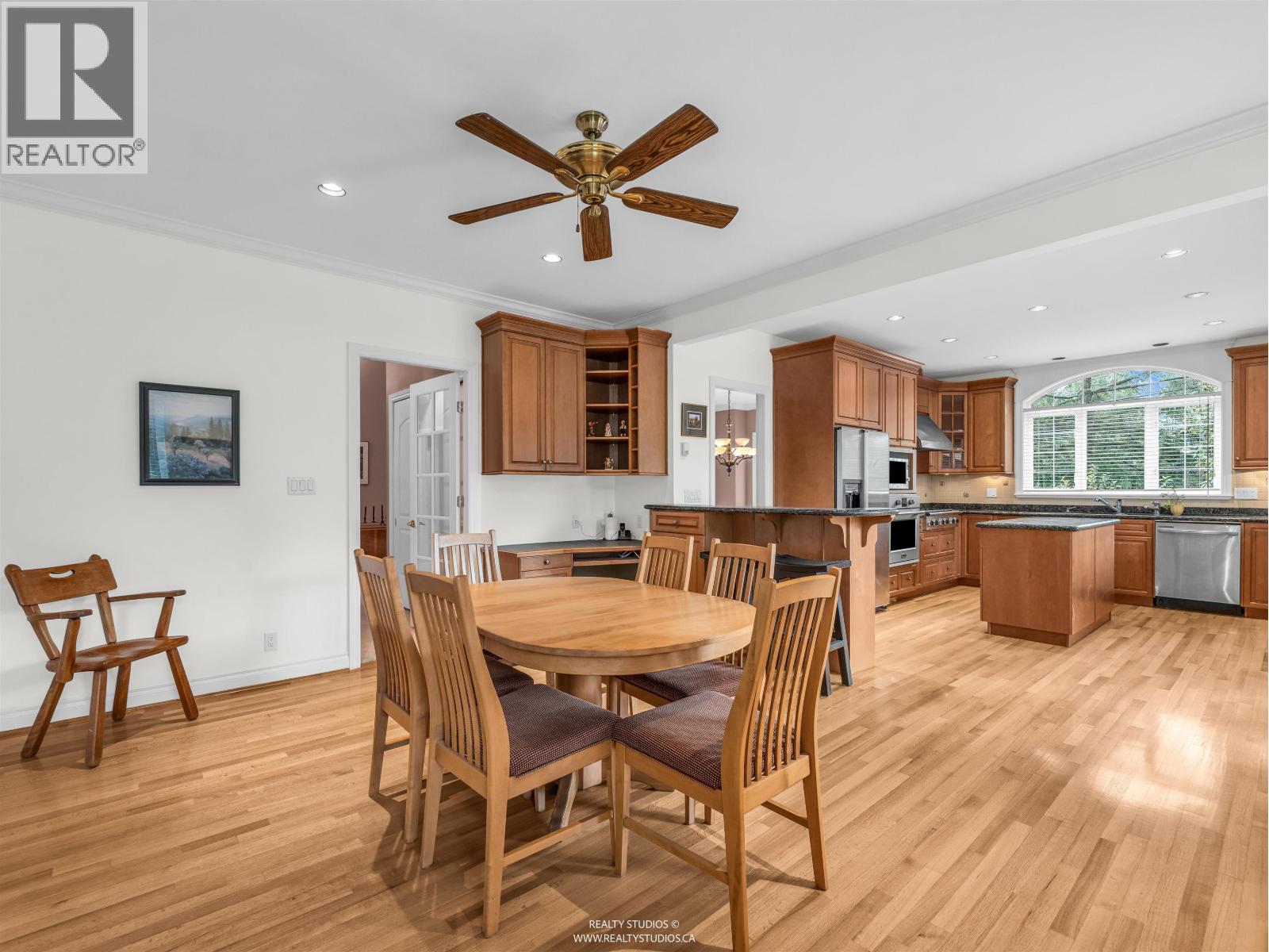 563 ESQUIMALT AVENUE, West Vancouver