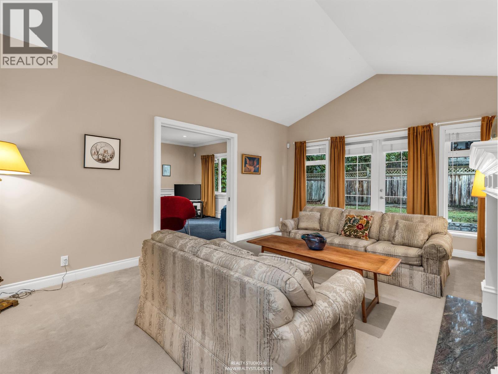 563 ESQUIMALT AVENUE, West Vancouver