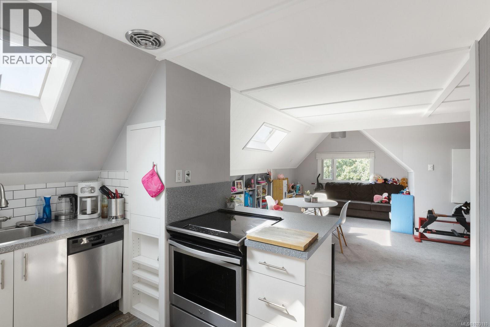  2393 Eastdowne Road, Oak Bay