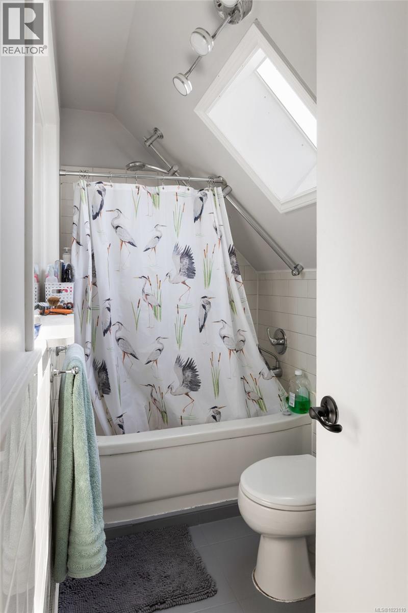  2393 Eastdowne Road, Oak Bay