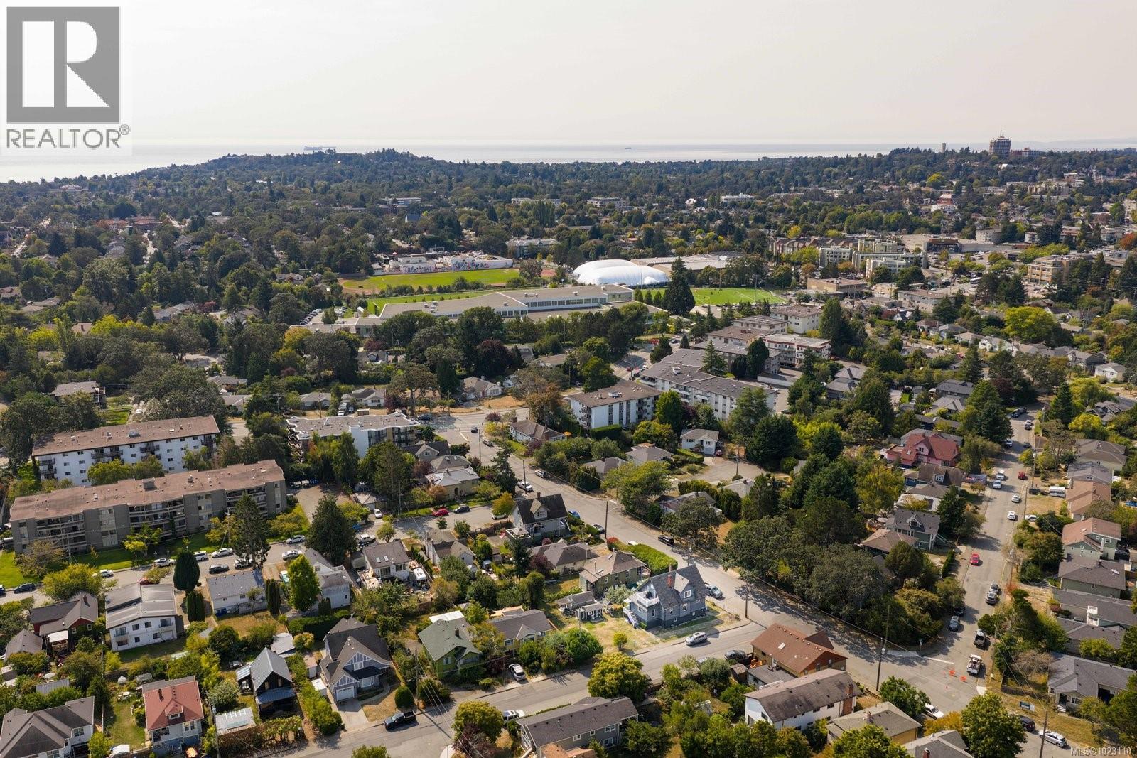  2393 Eastdowne Road, Oak Bay