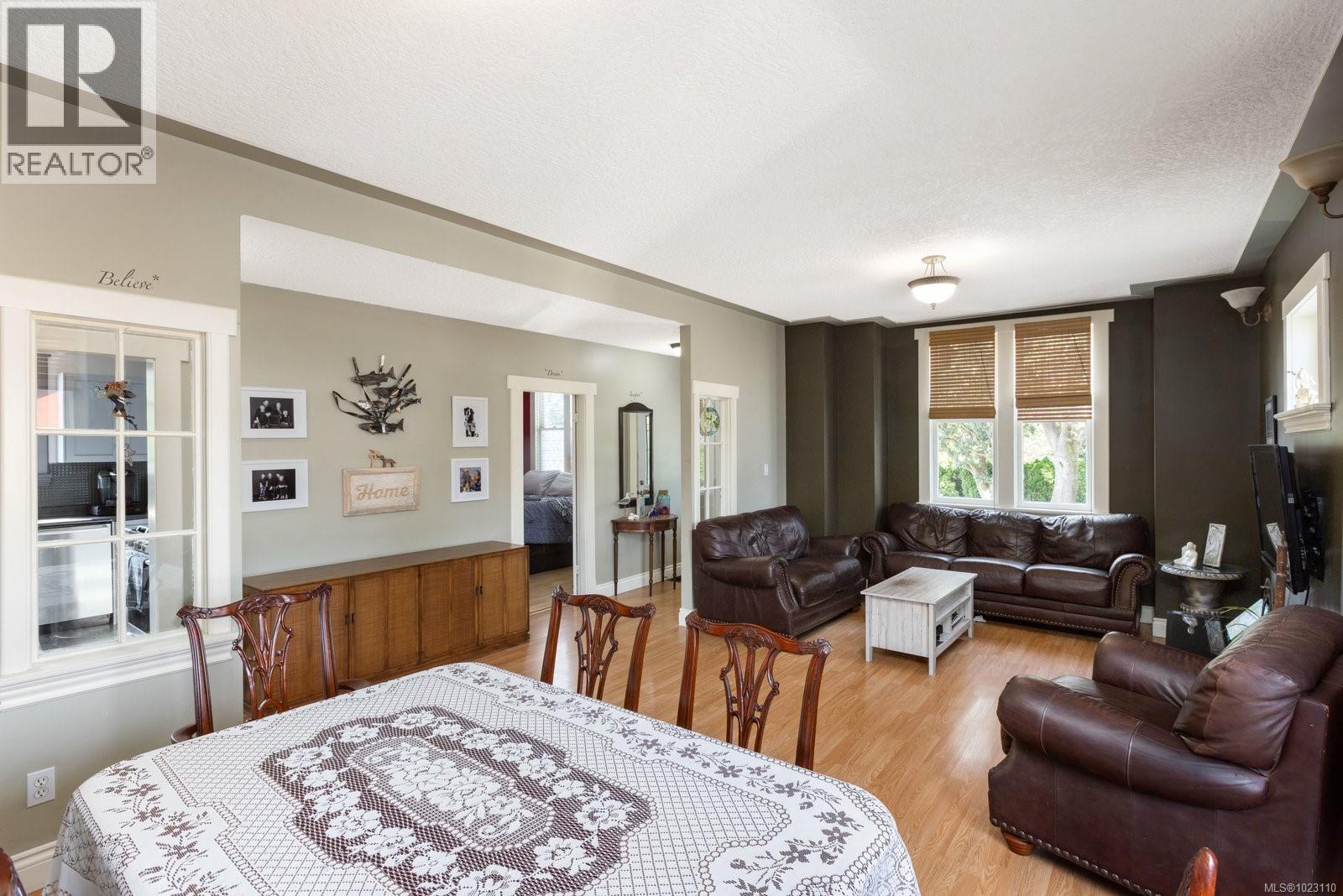  2393 Eastdowne Road, Oak Bay