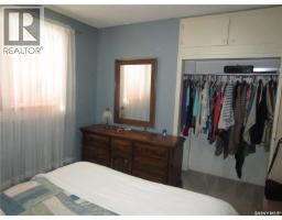 Family room - 250 1st Avenue W, Bengough, SK S0C0K0 Photo 10