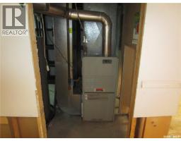 250 1st Avenue W, Bengough, SK S0C0K0 Photo 15