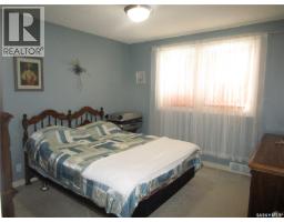 Family room - 250 1st Avenue W, Bengough, SK S0C0K0 Photo 9