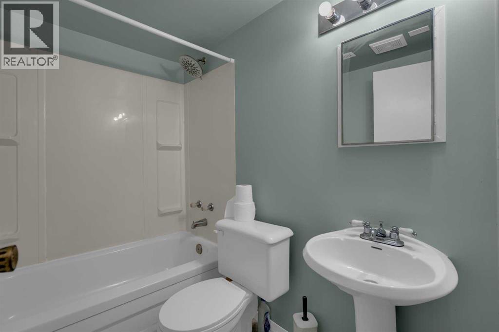 Single Family House for Sale in  Woodglen Close SW Woodbine Calgary 