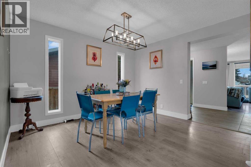 Single Family House for Sale in  Woodglen Close SW Woodbine Calgary 