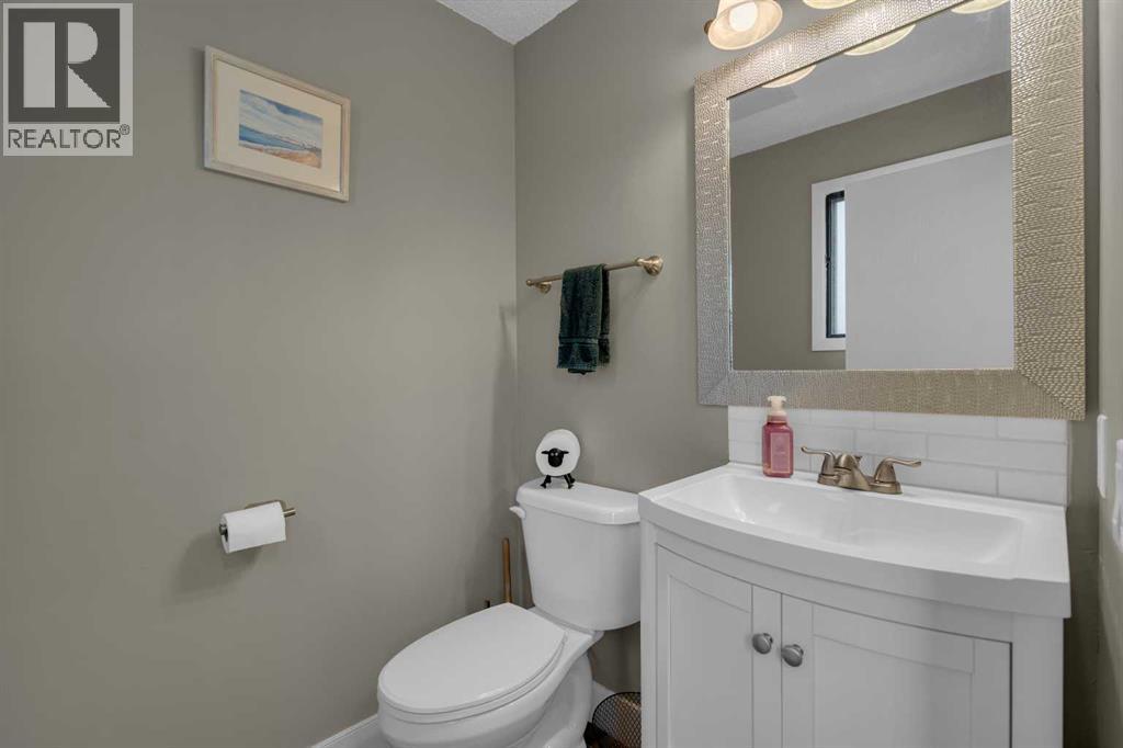 Single Family House for Sale in  Woodglen Close SW Woodbine Calgary 