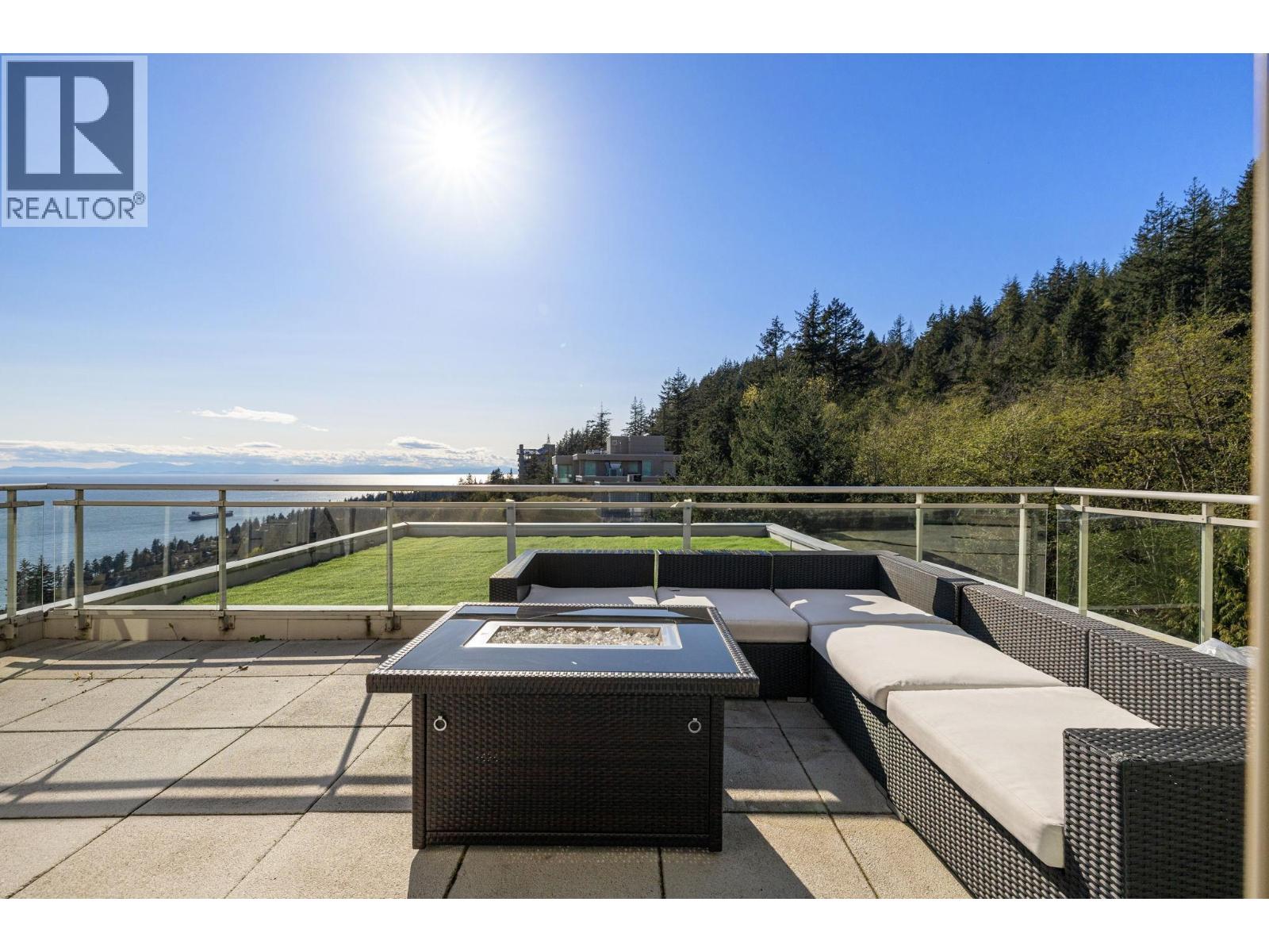 701 3105 DEER RIDGE DRIVE, West Vancouver