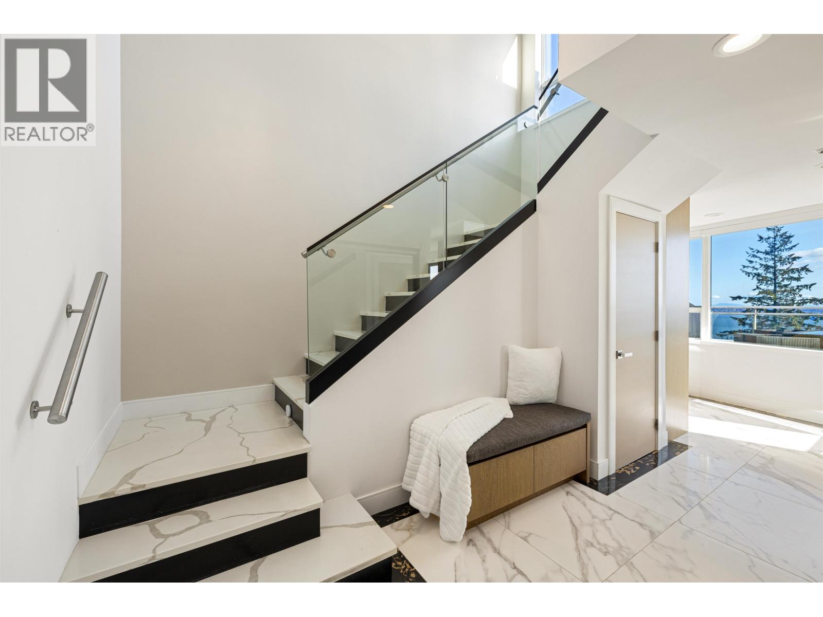 701 3105 DEER RIDGE DRIVE, West Vancouver