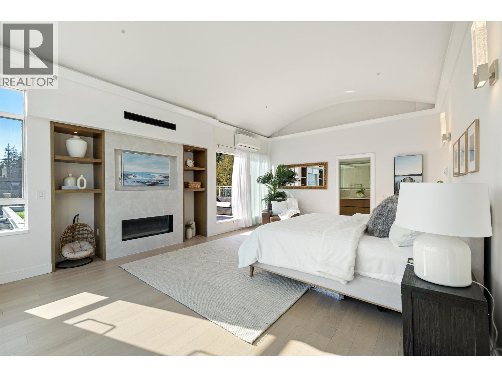 701 3105 DEER RIDGE DRIVE, West Vancouver