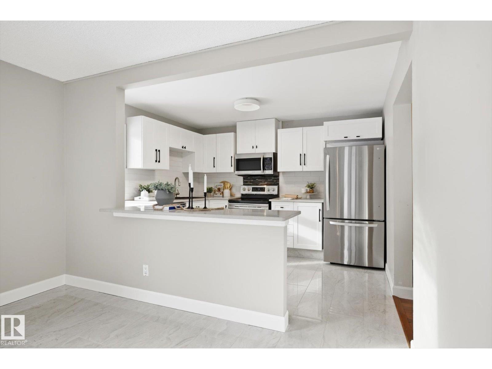 59 WOODLANDS RD, St. Albert