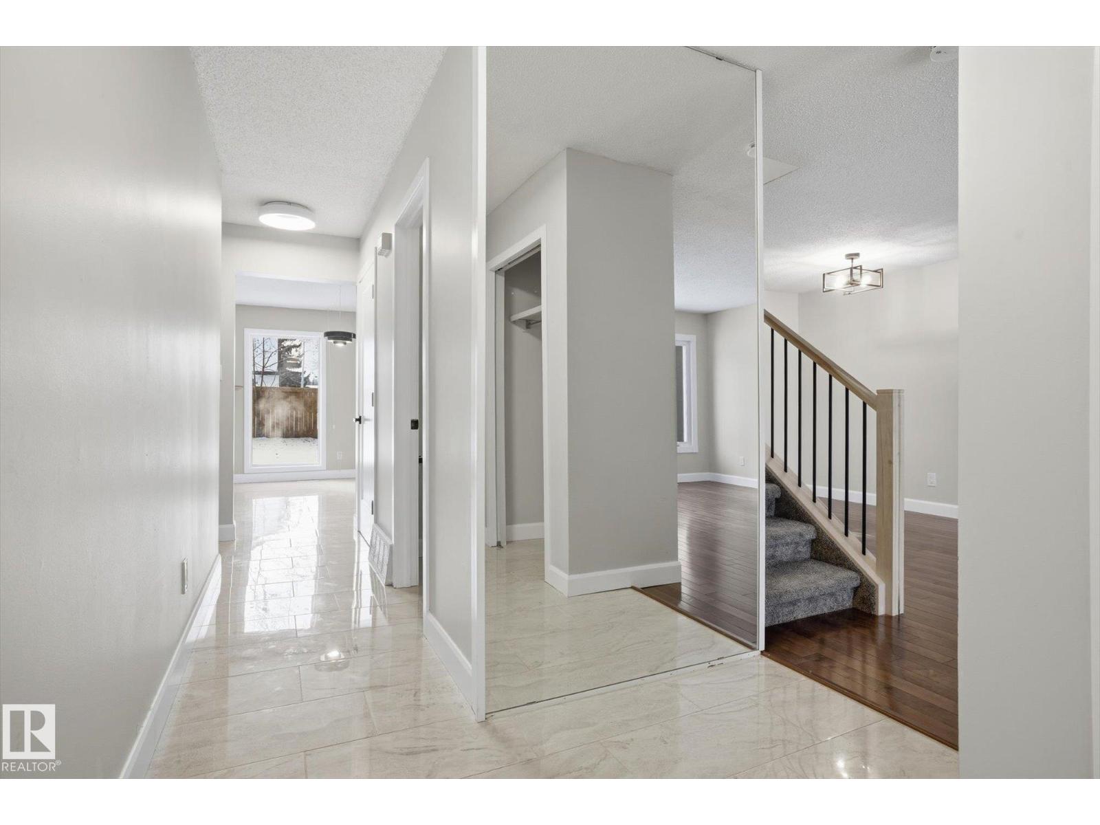 59 WOODLANDS RD, St. Albert