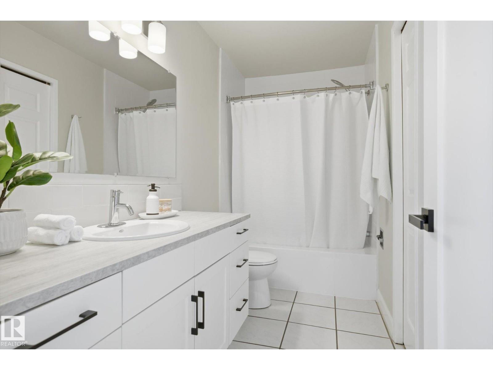 59 WOODLANDS RD, St. Albert