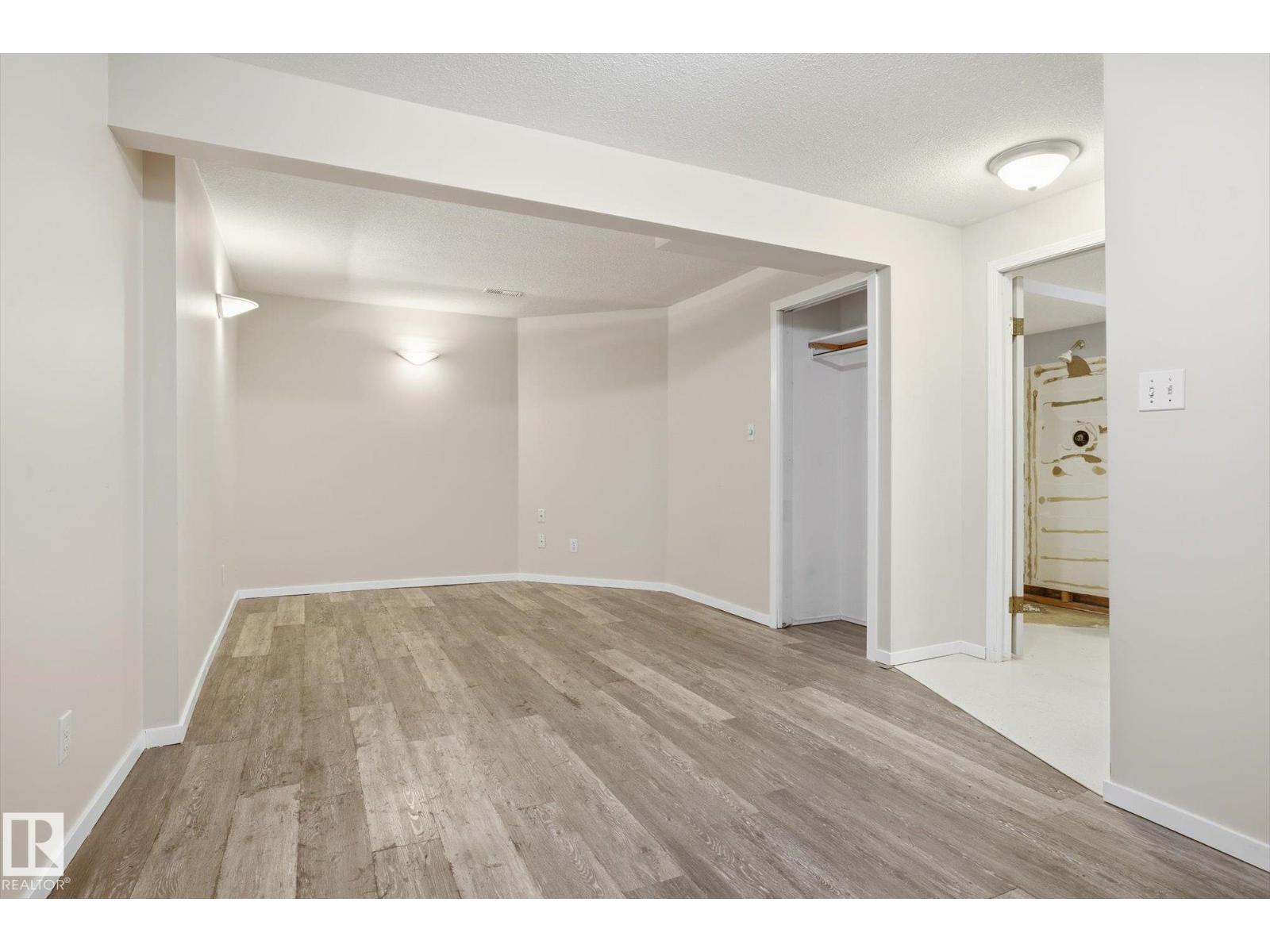 59 WOODLANDS RD, St. Albert