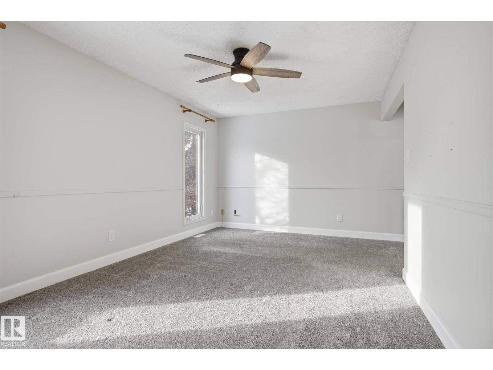 59 WOODLANDS RD, St. Albert