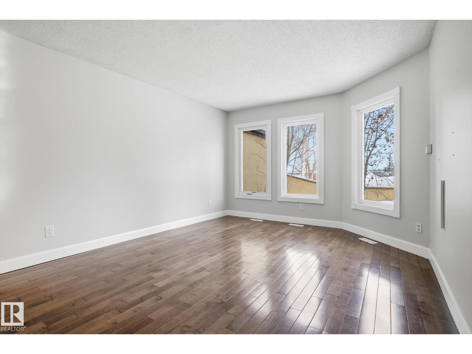 59 WOODLANDS RD, St. Albert