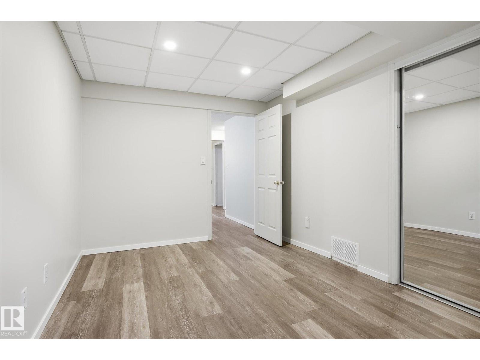 59 WOODLANDS RD, St. Albert