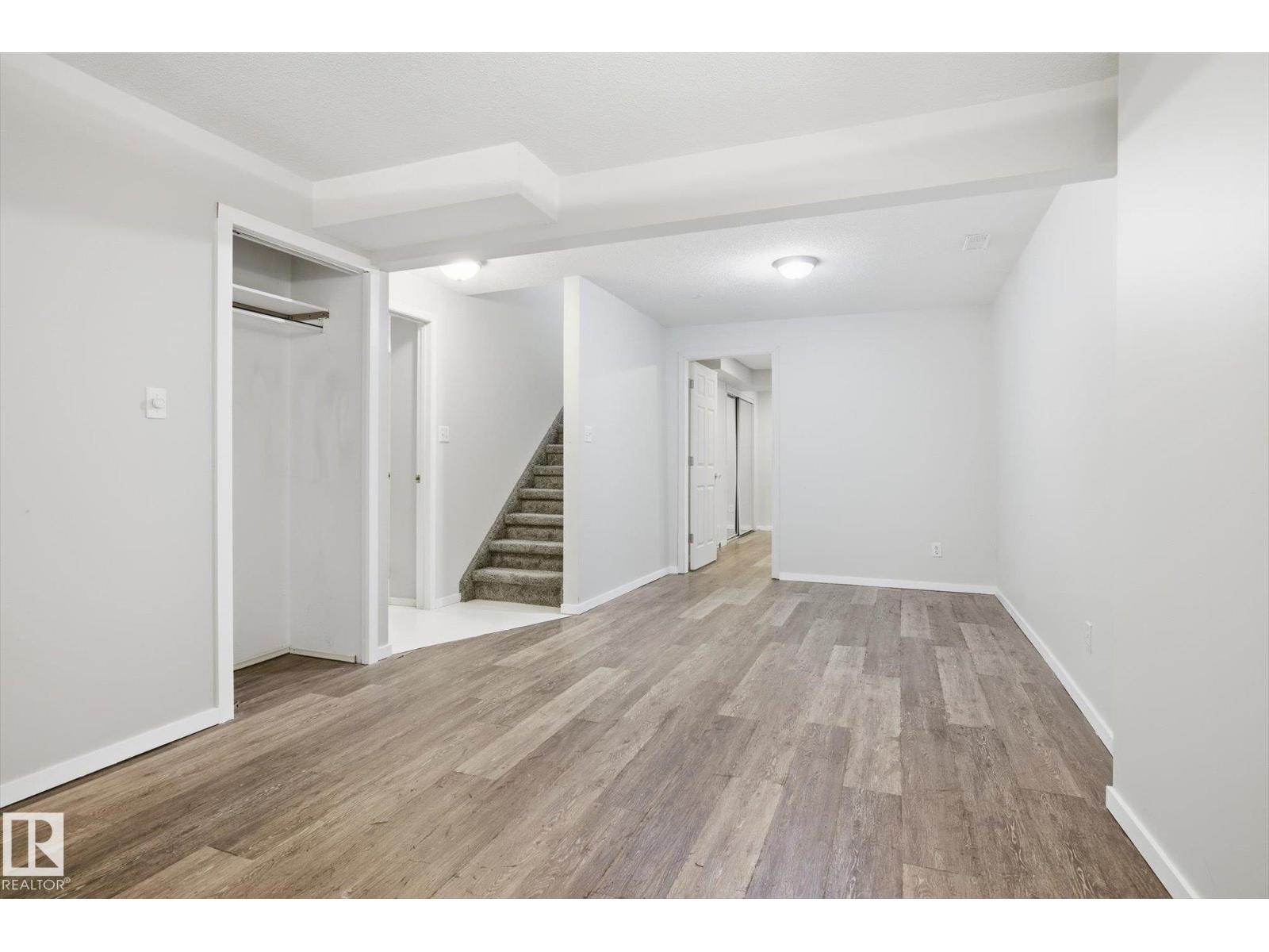 59 WOODLANDS RD, St. Albert