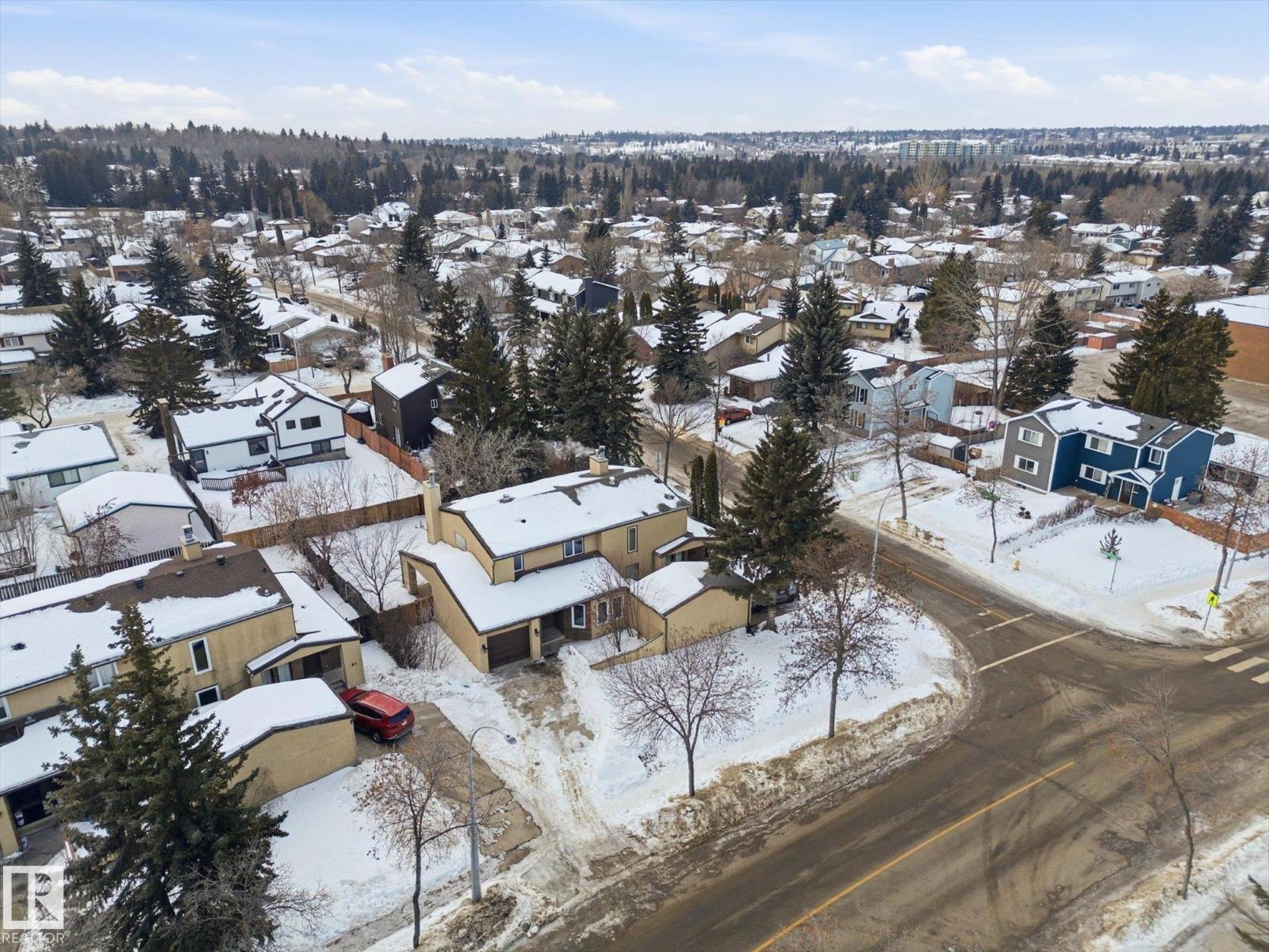 59 WOODLANDS RD, St. Albert