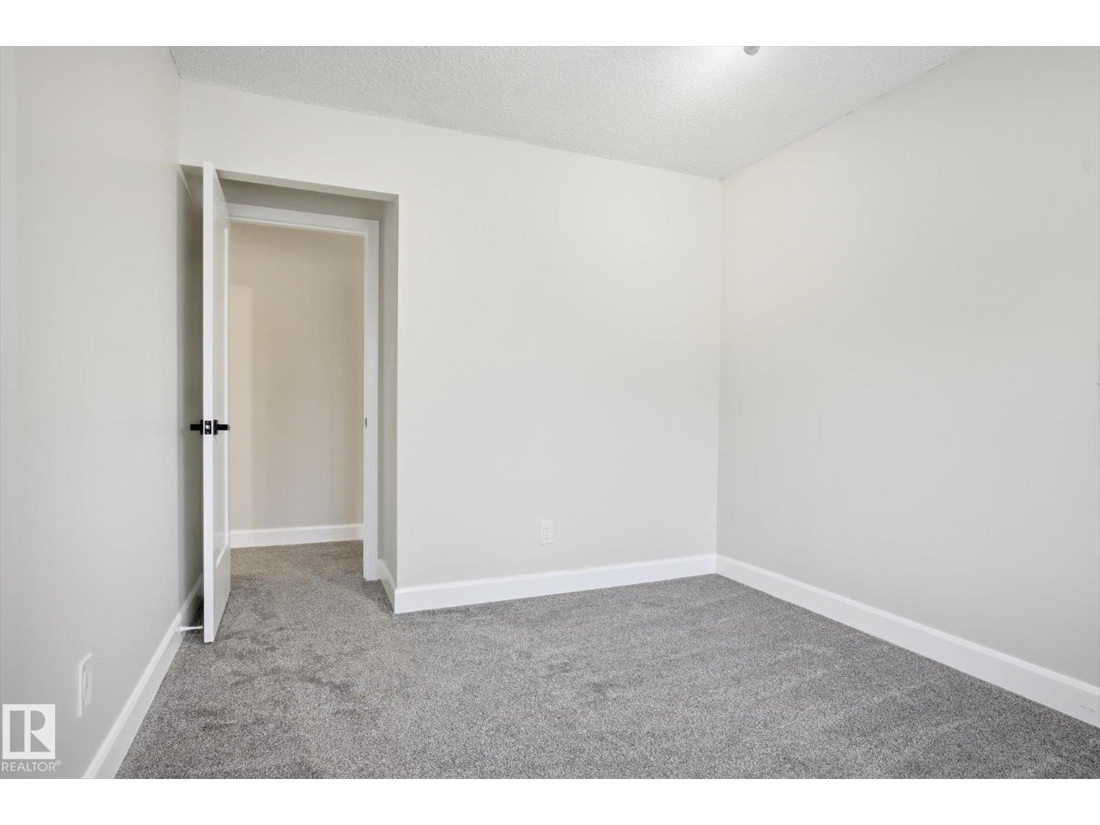 59 WOODLANDS RD, St. Albert