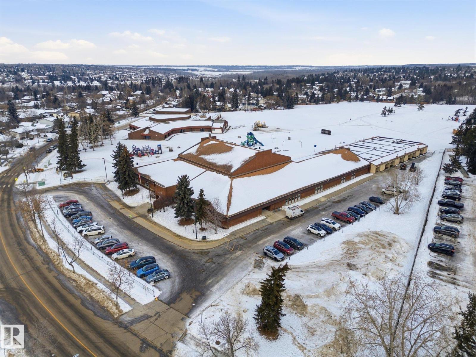 59 WOODLANDS RD, St. Albert