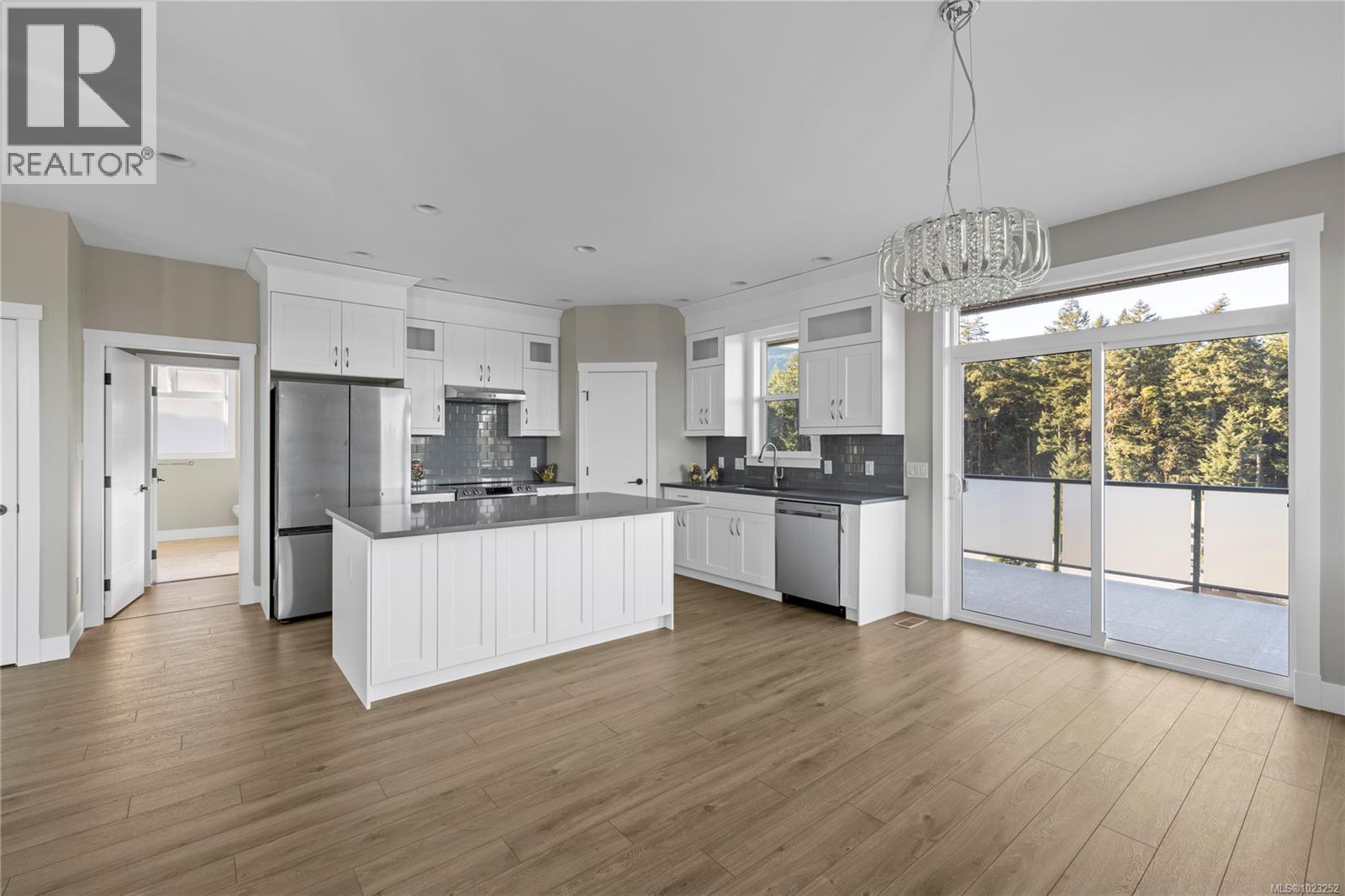 1348 LANGARA DR - 13