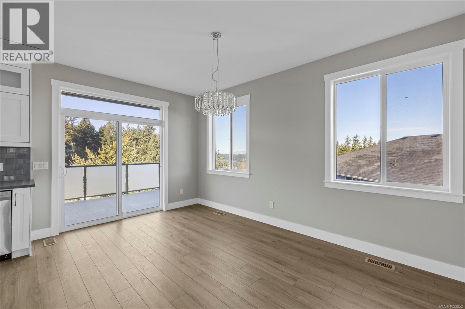 1348 LANGARA DR - 14