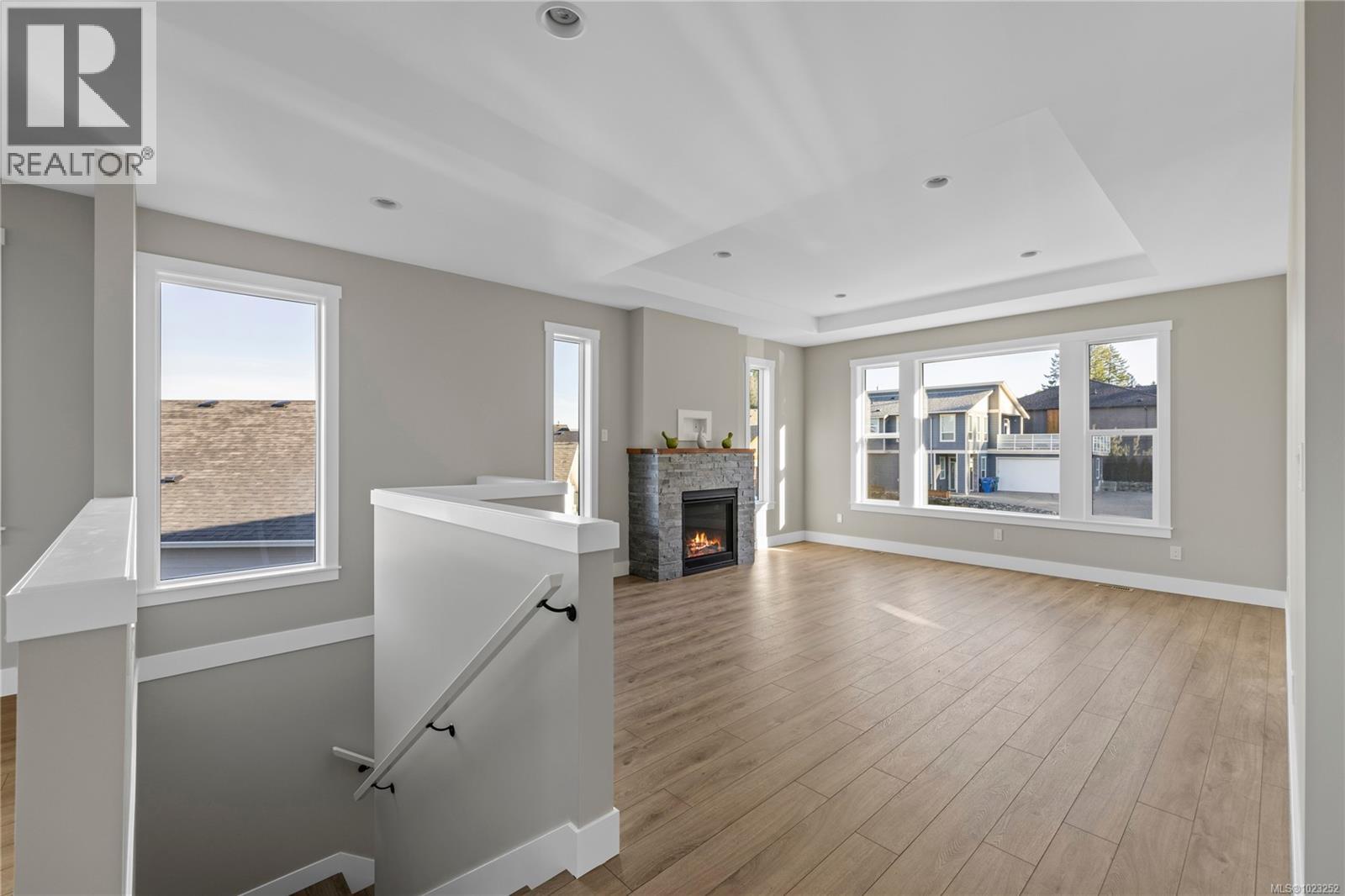 1348 LANGARA DR - 16