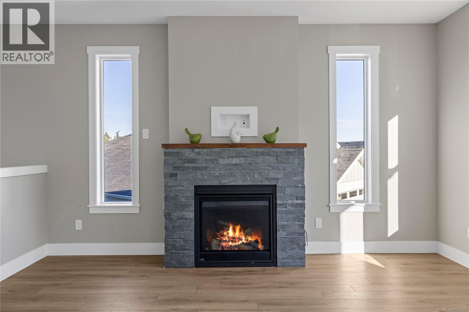 1348 LANGARA DR - 18