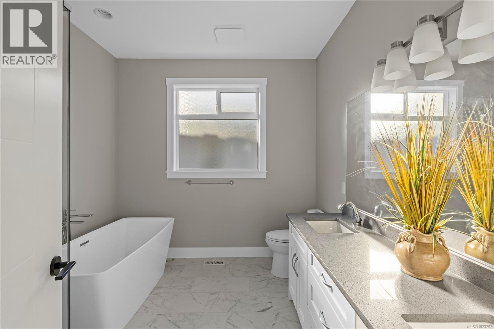 1348 LANGARA DR - 23